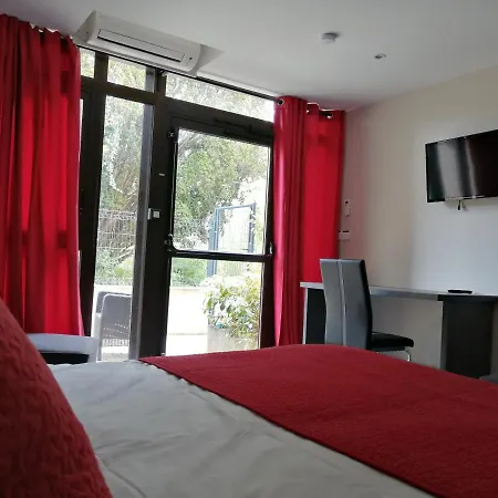 Hotel apartamentowy Appart-hotel Chanzy / Angoulême